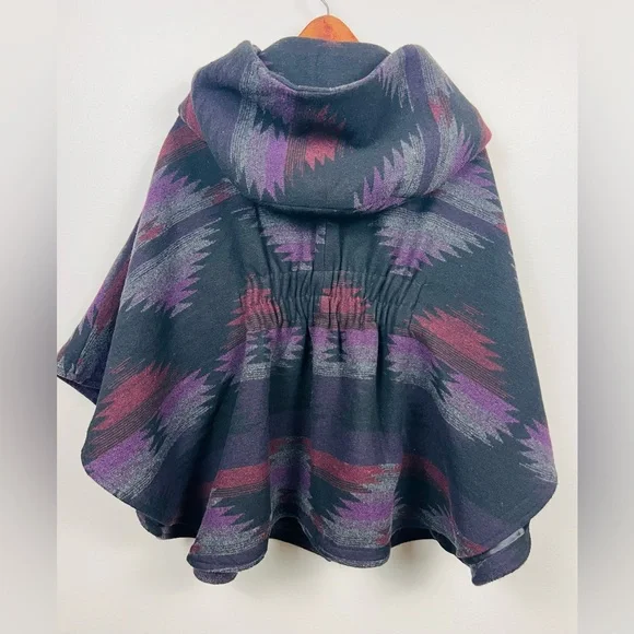 Steve Madden Poncho-Style Jacket – Southwest Geometric Hooded Cape, Size M - Picture 8 of 13